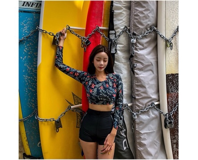 Bikini quần đùi cạp cao tay dài hoa lá | BigBuy360 - bigbuy360.vn