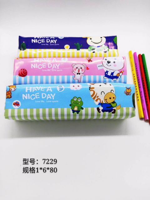 Ví bút nhựa nhiều hình