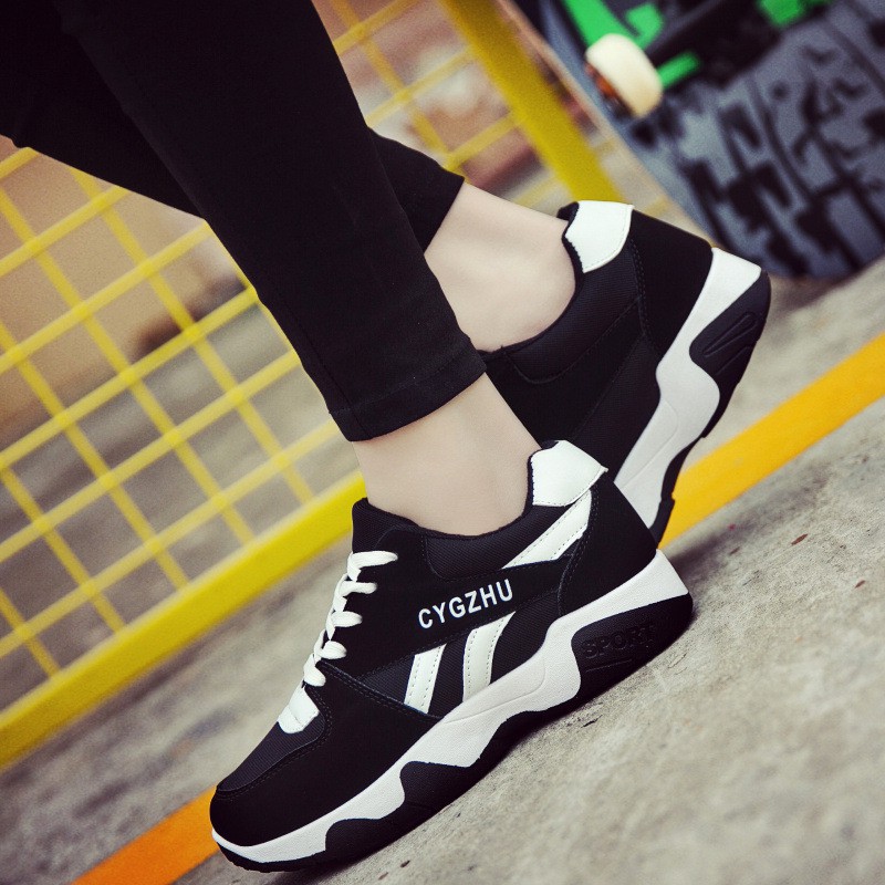 Giày sneaker nữ đen