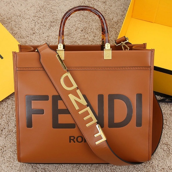 Túi xách Nữ Fendi LA LX183-249018