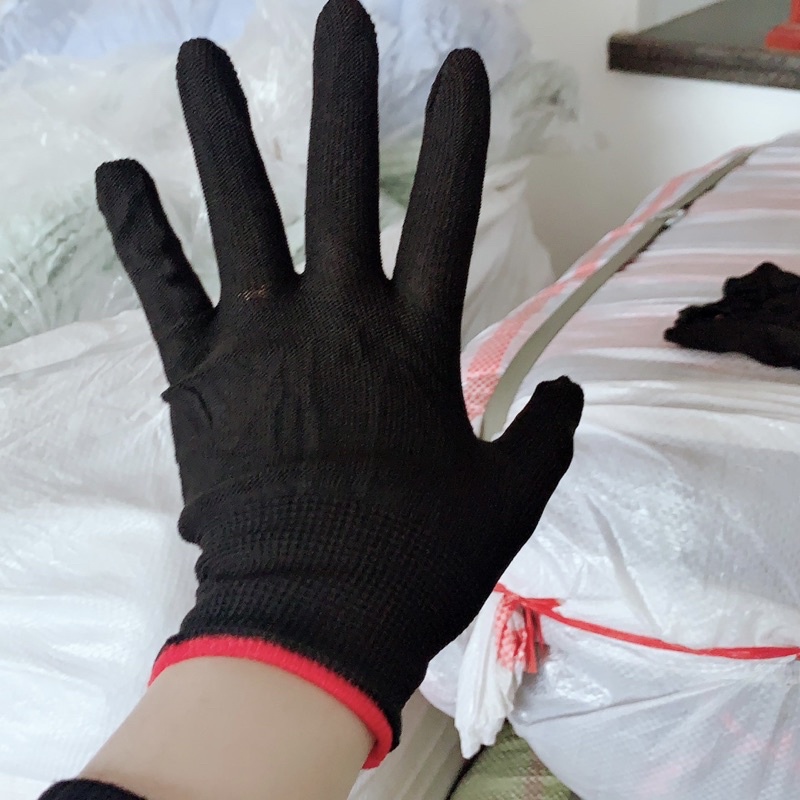 1 lố găng tay mút màu đen và màu ghi
