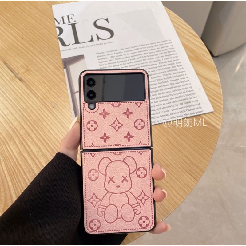 [SẴN] Ốp da Samsung Z Flip 3 và 4 LV sang chảnh cam hồng kem dây xách nhiều kiểu Z Flip3 / ZFlip3 / Z Flip4/ ZFlip4