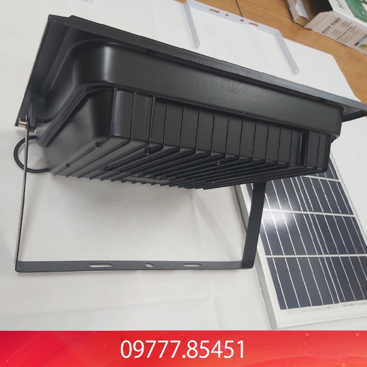 Đèn Năng Lượng Mặt Trời 400W Mẫu Báo Pin Mới