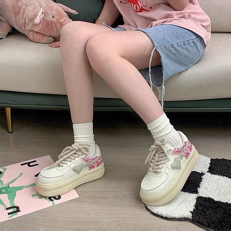 Giày thể thao nữ họa tiết hình trái tim, đế cao 4cm siêu Hót