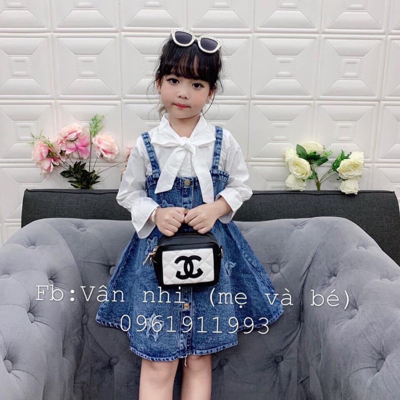 set váy yếm bò áo sơ mi cho bé gái