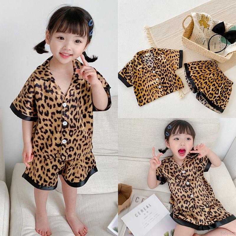 Bộ áo ngủ và quần ngắn in hoạt hình đáng yêu cho bé trai bé gái