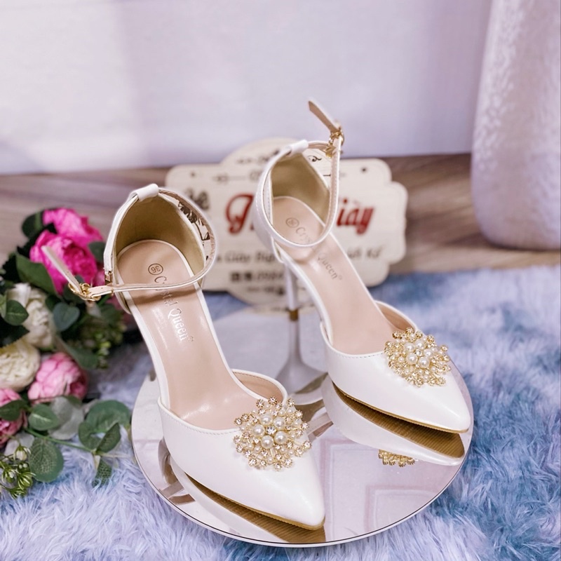 GIÀY CƯỚI THIẾT KẾ QUAI HOA MẶT TRỜI(Giày Thiết kế gắn đính thủ công theo yêu cầu, khách chắc lấy mới đặt giúp shop nhé)