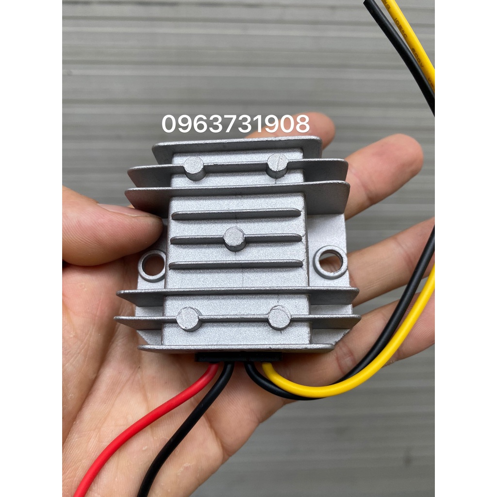 Bộ chuyển đổi nguồn điện 5V lên 12V 3A chống mưa