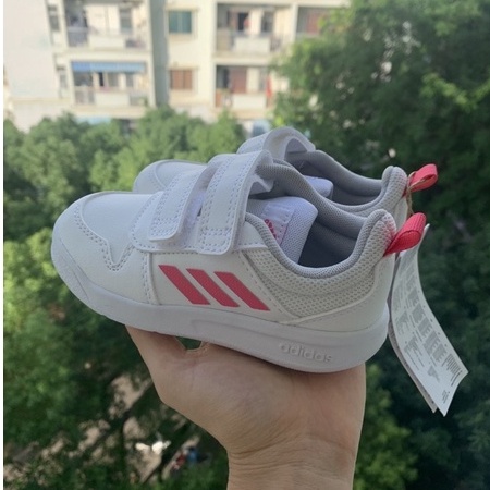 Giày Adidas cho bé gái có quai dán