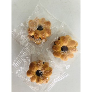 3 cái bánh quy bông mai nhân mứt dứa