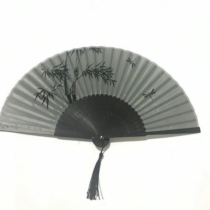 Quạt cổ trang họa tiết lông công nan nhựa nền xanh quạt cẩm tay trang trí cosplay