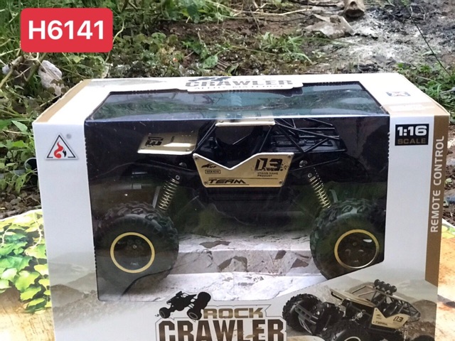 Xe địa hình sắt ROck Crawler có sạc pin.