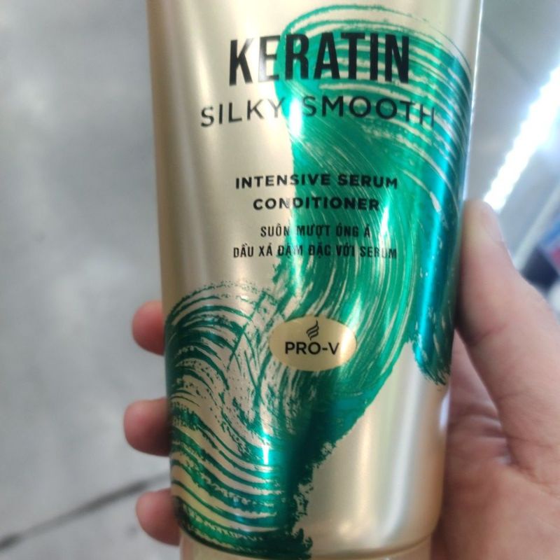 Dầu xã tóc serum đậm đặc pantene có 3 màu 3 lựa chọn.