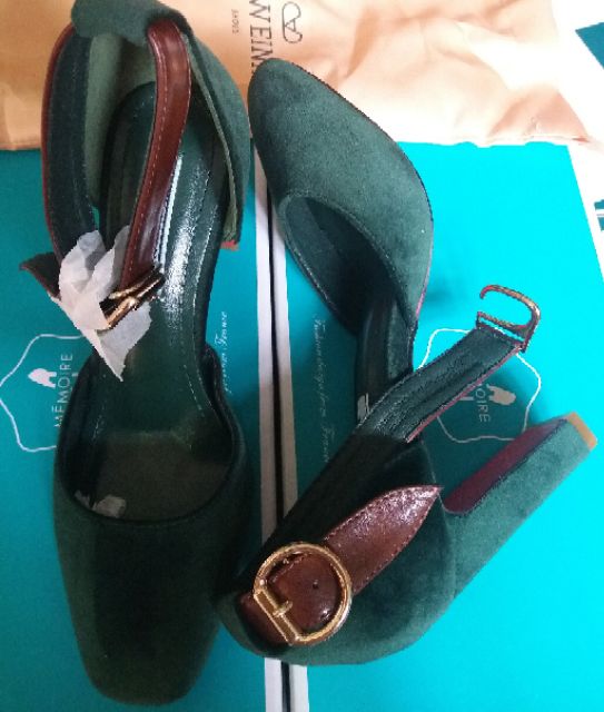 Pass giày cao gót new fullbox cao 9cm giá 150k size 35. Ảnh tự chụp thật 100%, có hộp đầy đủ. Mình mua đã 450k rùi