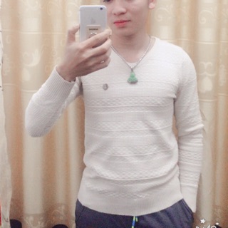 Áo len cổ tim