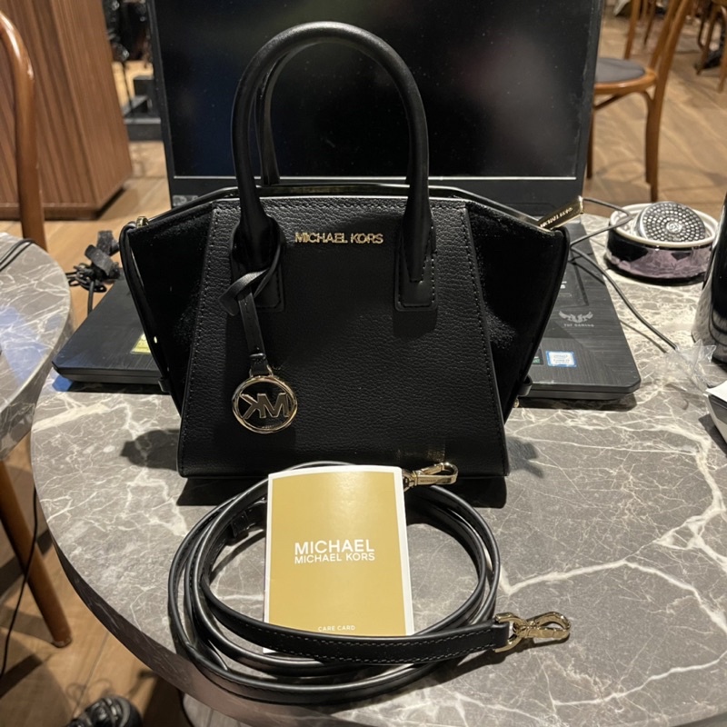 Thanh lý Túi xách tay chính hãng MICHAEL KORS màu đen