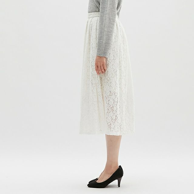 Chân váy xòe ren trắng của GU - Nhật Bản