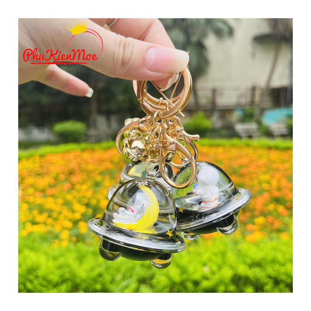 Móc chìa khóa phi hành gia chứa nước màu đen hottrend, hàng loại 1