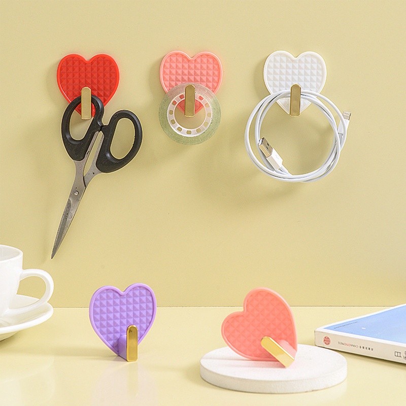 Set 4 Móc Treo Đồ Hình Trái Tim Bằng Nhựa Tiện Dụng Cho Phòng Khách / Phòng Ngủ