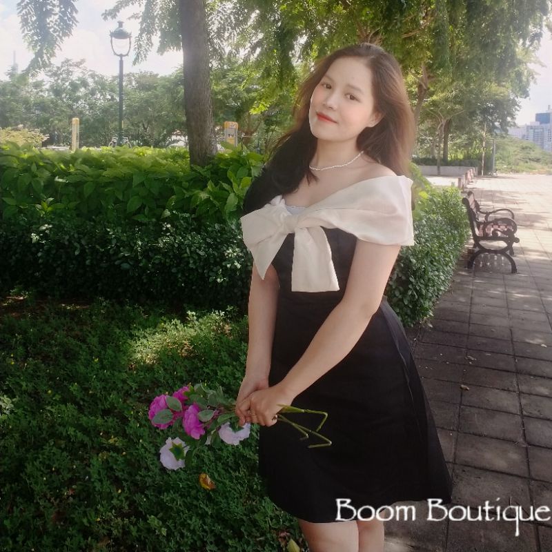 ĐẦM ĐEN BẸT VAI VIỀN KEM NƠ NGỰC_B.O.O.M