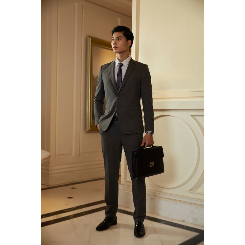 BỘ SUIT ARISTINO 2 khuy lịch lãm, trẻ trung form dáng suông vừa ASU00101