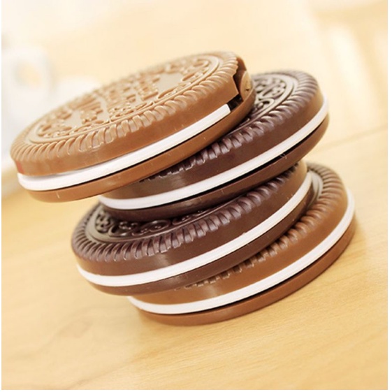 Gương Mini Bánh Quy - Gương Trang Điểm Cầm Tay Kèm Lược Hình Bánh Cookies Molangshop