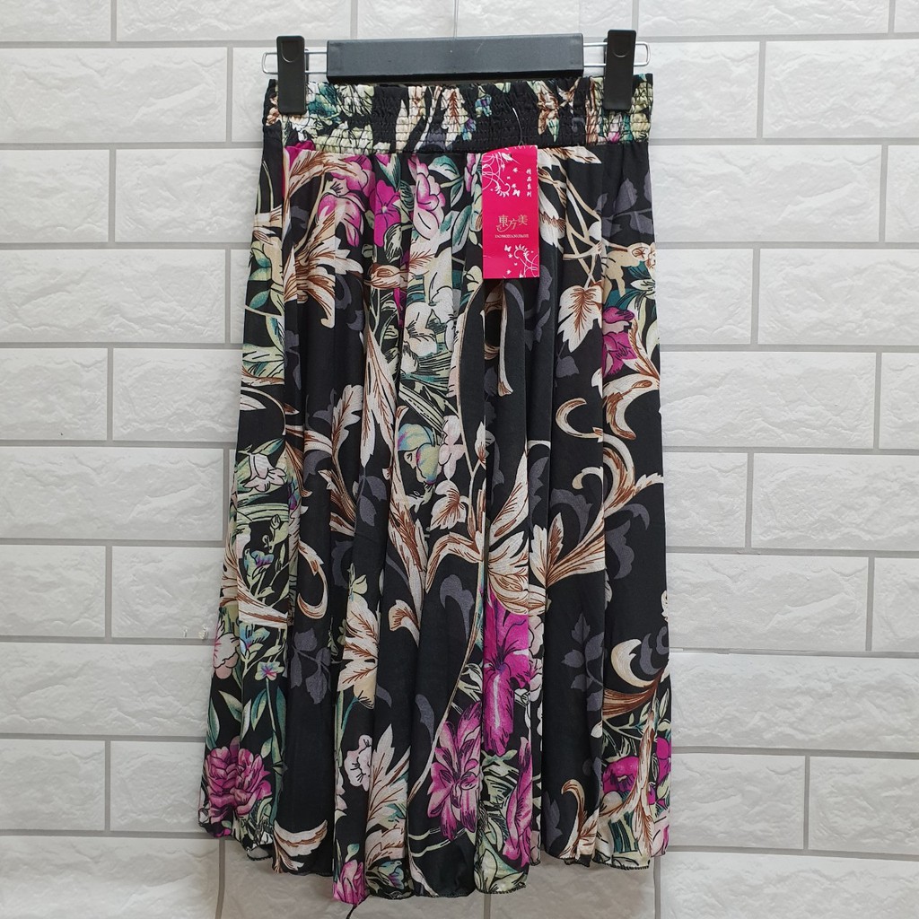 Chân váy xòe dài