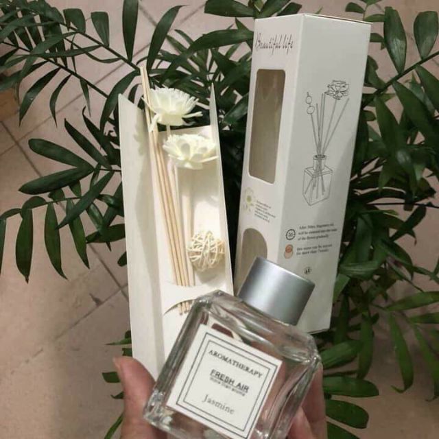 Lọ Nước Hoa Tinh Dầu Để Phòng