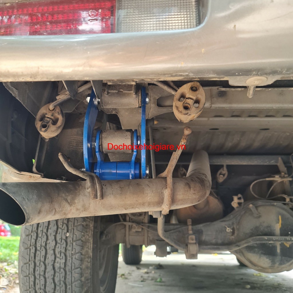 Cùm nhíp chống giật xóc độ êm xe Ford Everest 2005-2014