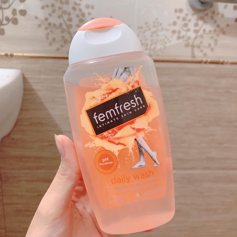 Dung dịch vệ sinh phụ nữ FEMFRESH HÀNG ÚC 250ml
