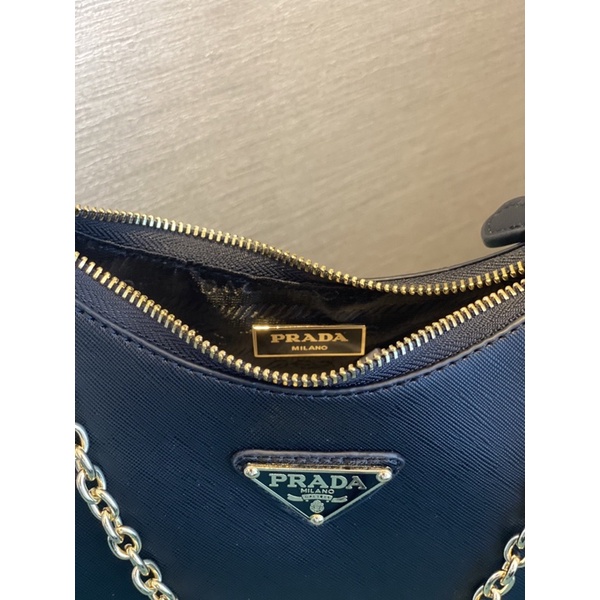 Túi Xách P RA DA Chất Da Xước Sz22cm