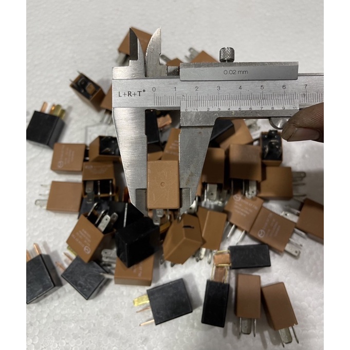 ✅RƠ LE 4 CHÂN 12V DENSO KÈM ĐẾ.