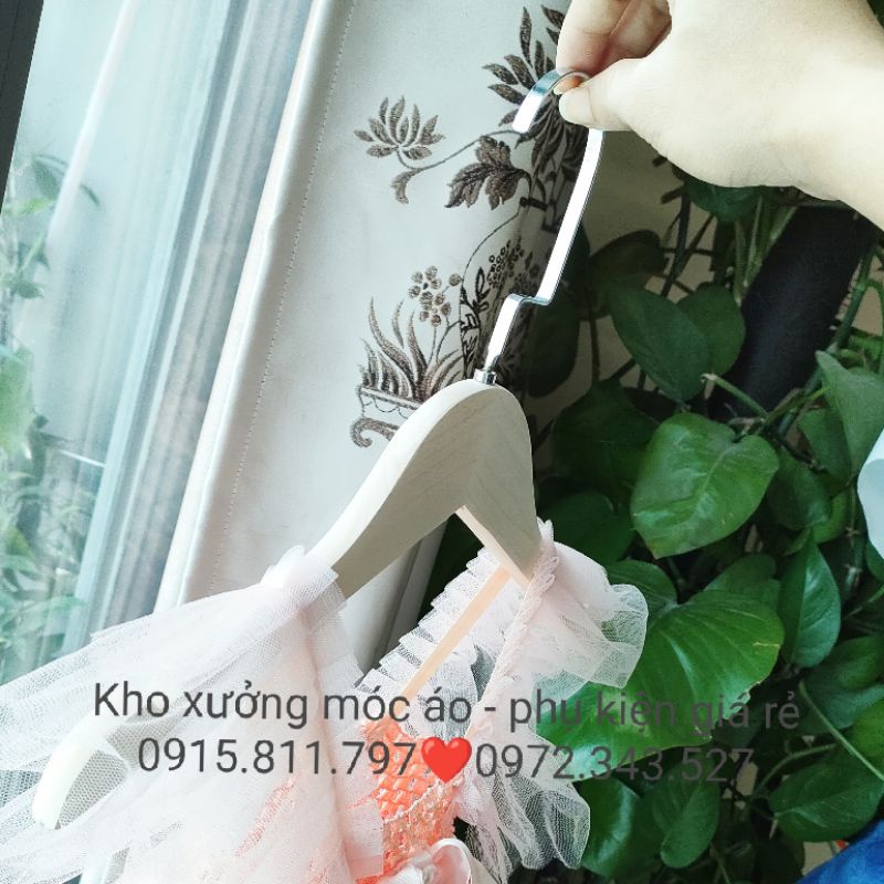 Móc treo quần áo - móc gỗ mộc trẻ em loại 1 với chất liệu gỗ nhập khẩu có màu da,kích thước dài 35cm