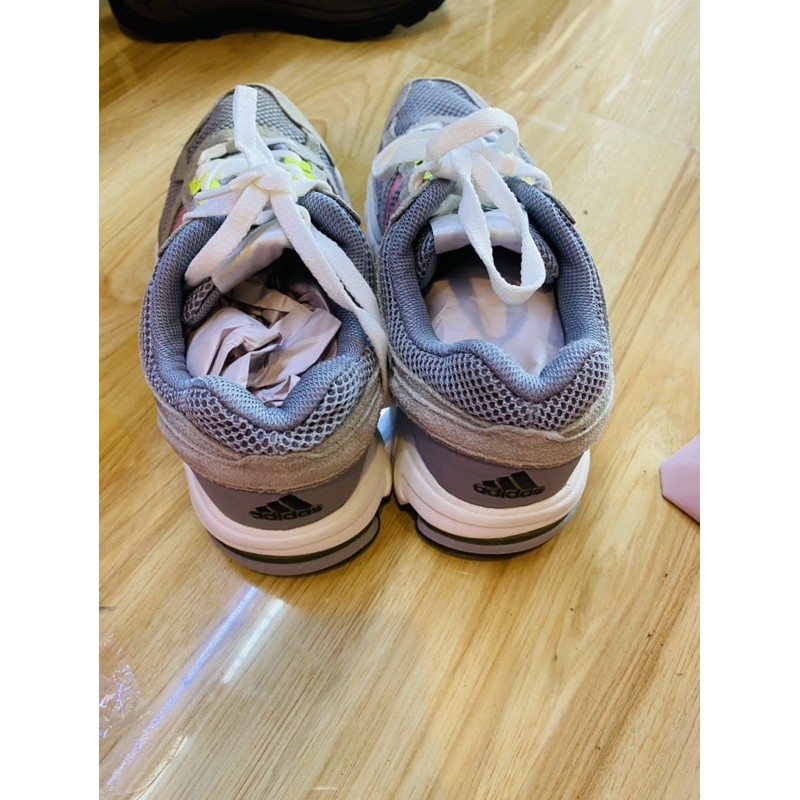 Giày thể thao si hàng thùng