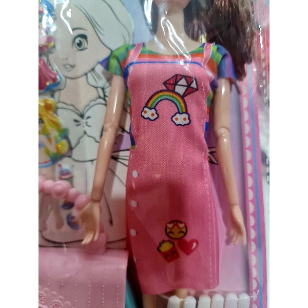 Búp bê có khớp tặng kèm tranh tô màu, viết màu, giỏ xách, vỉ sticker 3D cho bé, size bê 30cm