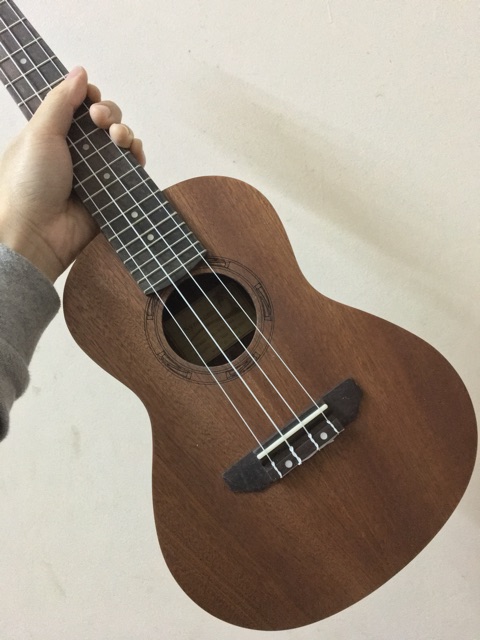 ĐÀN UKULELE CONCERT SYN CAO CẤP ( kèm nhiều phụ kiện )