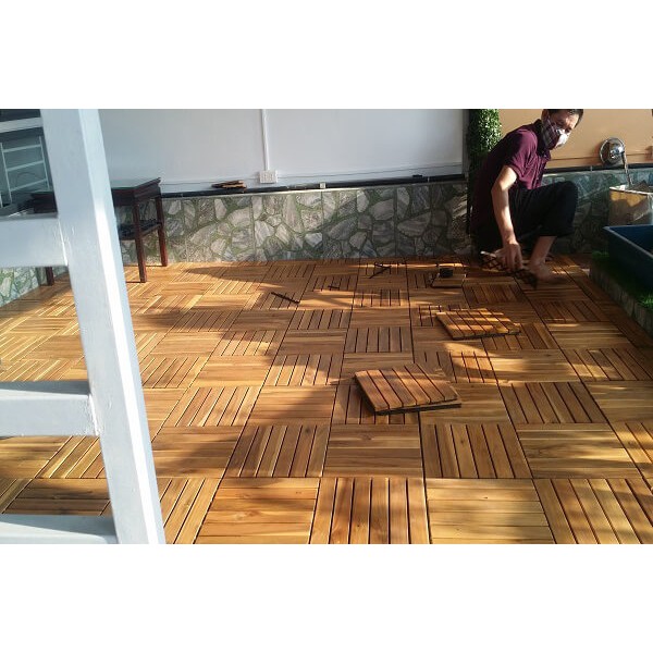 Sàn gỗ vỉ nhựa lót ban công dày 2cm 12 Nan 30x30cm - Tấm sàn ban công chịu mọi thời tiết ngoài trời cao cấp hàng XK