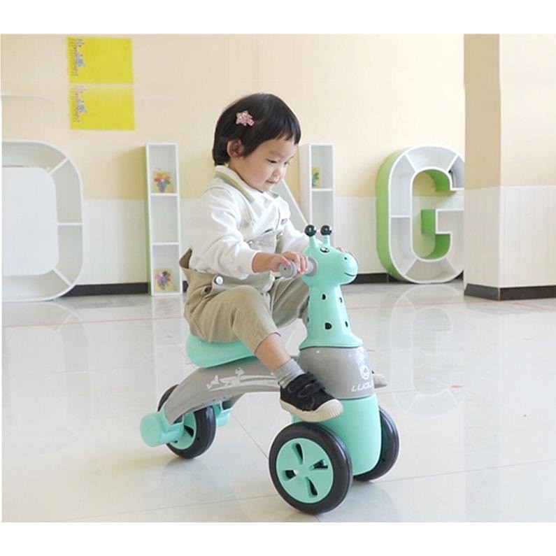 Xe chòi chân hươu gật gù