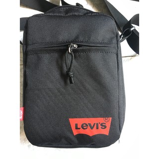 Levis 'New Basic' Mini Crosbody Solid Bag. Black - Red