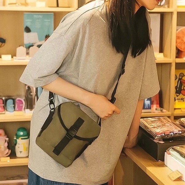 Túi vải đeo chéo POLY CROSSBAG - túi nhỏ gọn, dây đeo tháo rời và tuỳ chỉnh độ dài novstore