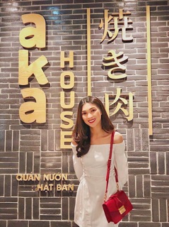 Đầm bẹt vai trắng đan dây eo
