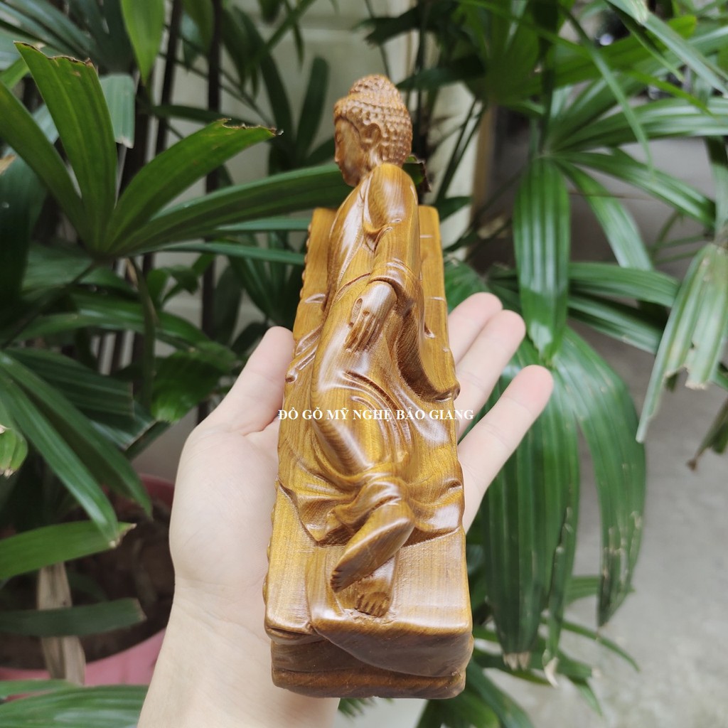 Tượng phật nằm nhập niết bàn bằng gỗ