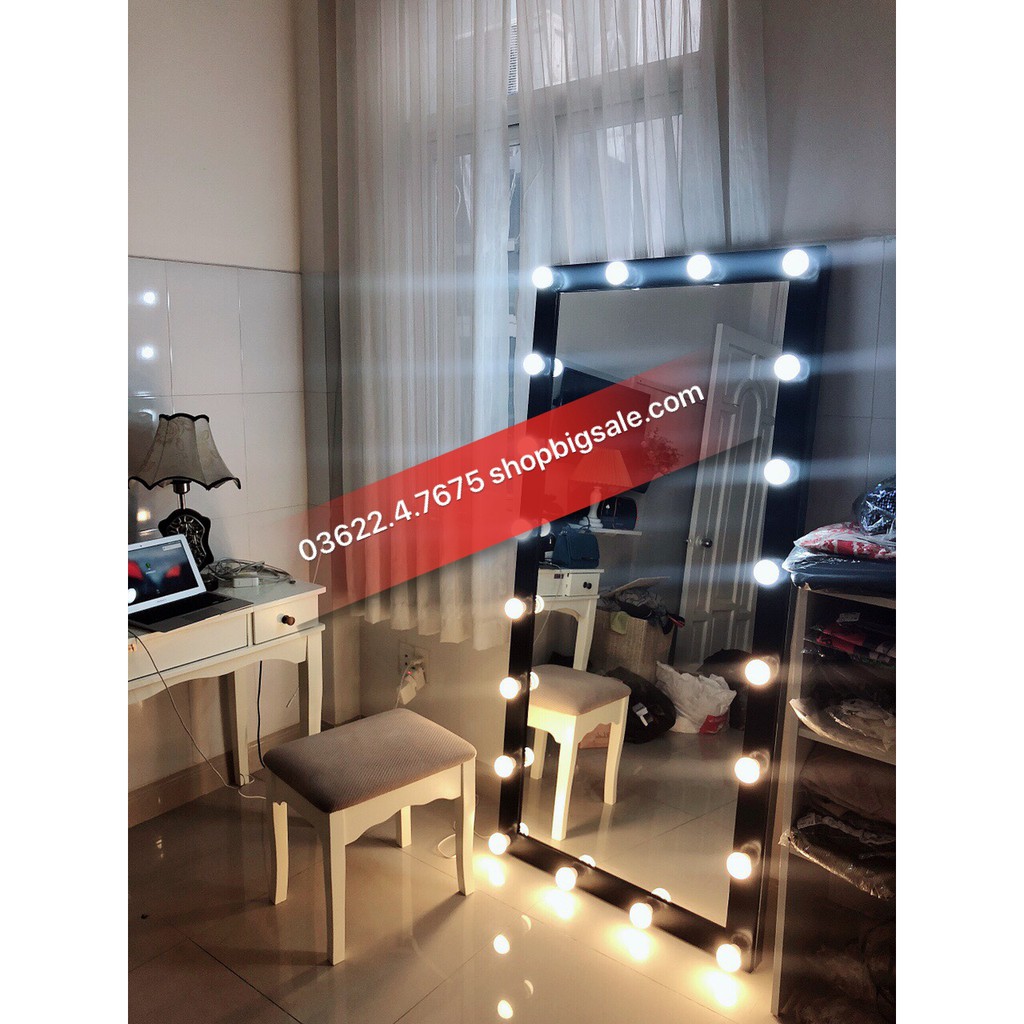 Gương đèn led 80 x 1m8 24 bóng kính nịnh cho shop thời trang