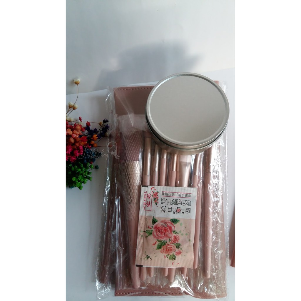 Mút Xốp Vệ Sinh Cọ Trang Điểm Tiện Lợi Nhanh Chóng