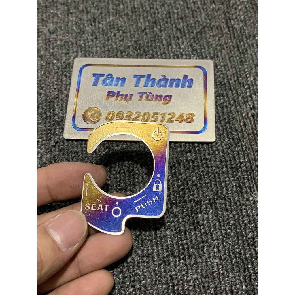 Ốp khoá Titan VARIO 2018-2019 (Tân Thành PT)