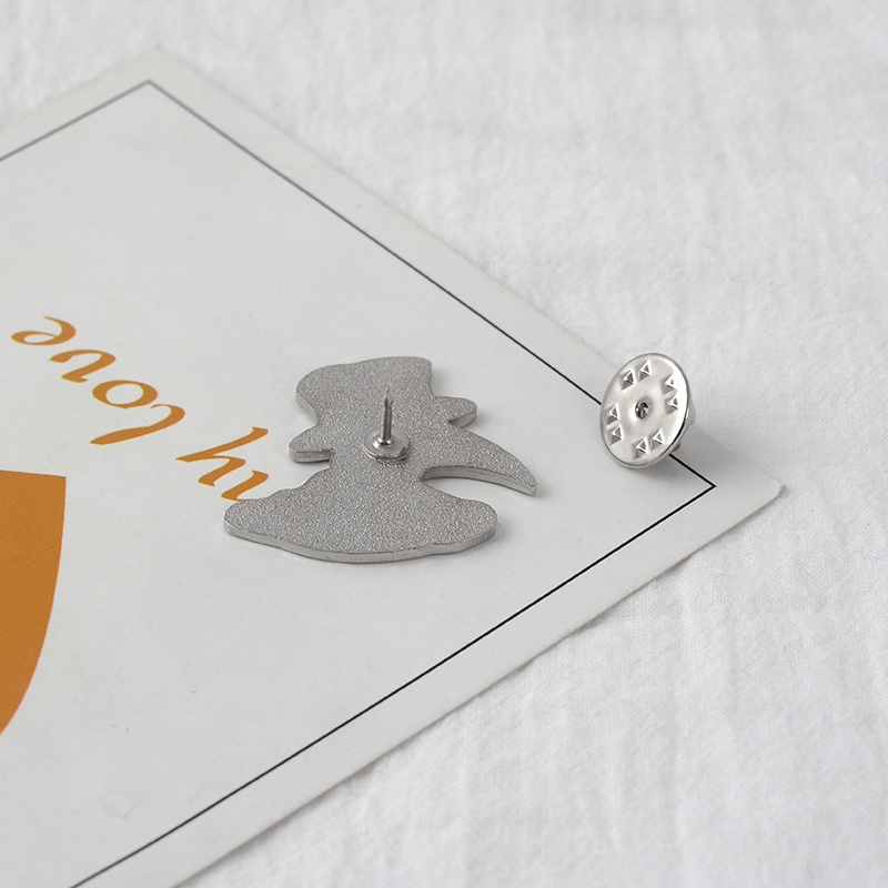 Huy hiệu cài áo MISS ZOE thiết kế hình bác sĩ thời trung cổ độc đáo cá tính