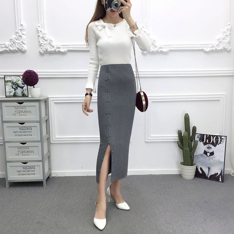 [Mã FADIRECT20 giảm 20k đơn từ 150k] Chân váy len midi dáng dài xẻ tà có cúc phía trước | BigBuy360 - bigbuy360.vn