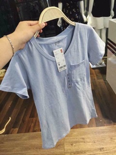 Áo phông cổ tim túi ngực uni