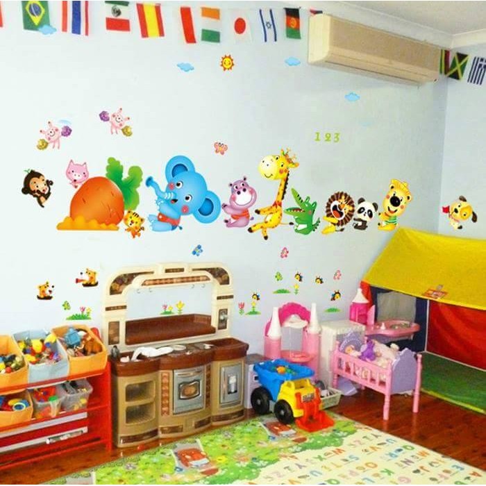 Decal dán tường cuộc chiến nhổ cà rốt