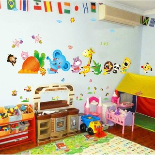 Decal dán tường cuộc chiến nhổ cà rốt